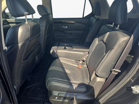 Certified 2024 Honda Pilot Touring image 13