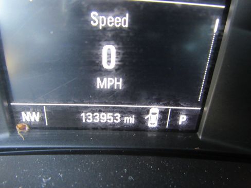 Used 2018 Chevrolet Equinox LT image 11