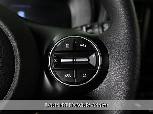 Used 2024 Kia Soul LX w/ Option Group 015 FWD image 3