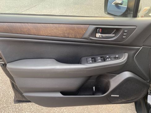 Used 2015 Subaru Outback 2.5i Limited AWD/4WD image 10