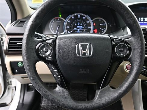 Used 2017 Honda Accord EX image 9