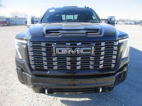 New 2026 GMC Sierra 2500 Denali Ultimate image 11