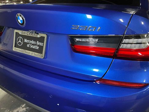 Used 2021 BMW 330i Sedan w/ M Sport Package RWD image 15