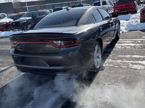 Used 2016 Dodge Charger R/T image 9