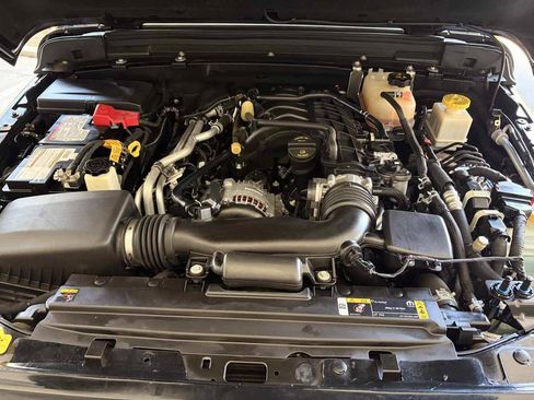 Used 2022 Jeep Gladiator Sport AWD/4WD image 28
