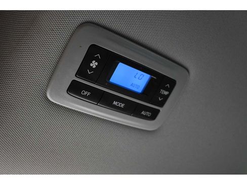 Used 2019 Toyota Sienna XLE FWD image 26