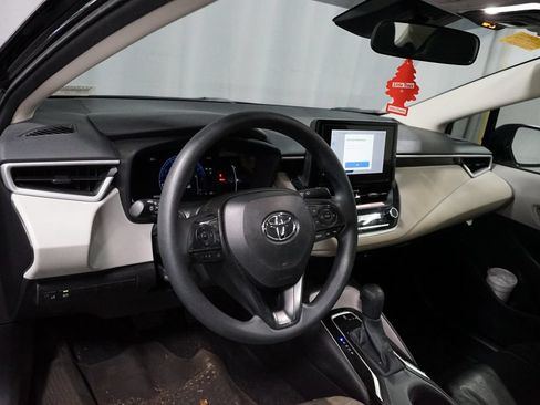 Used 2026 Toyota Corolla LE FWD image 7