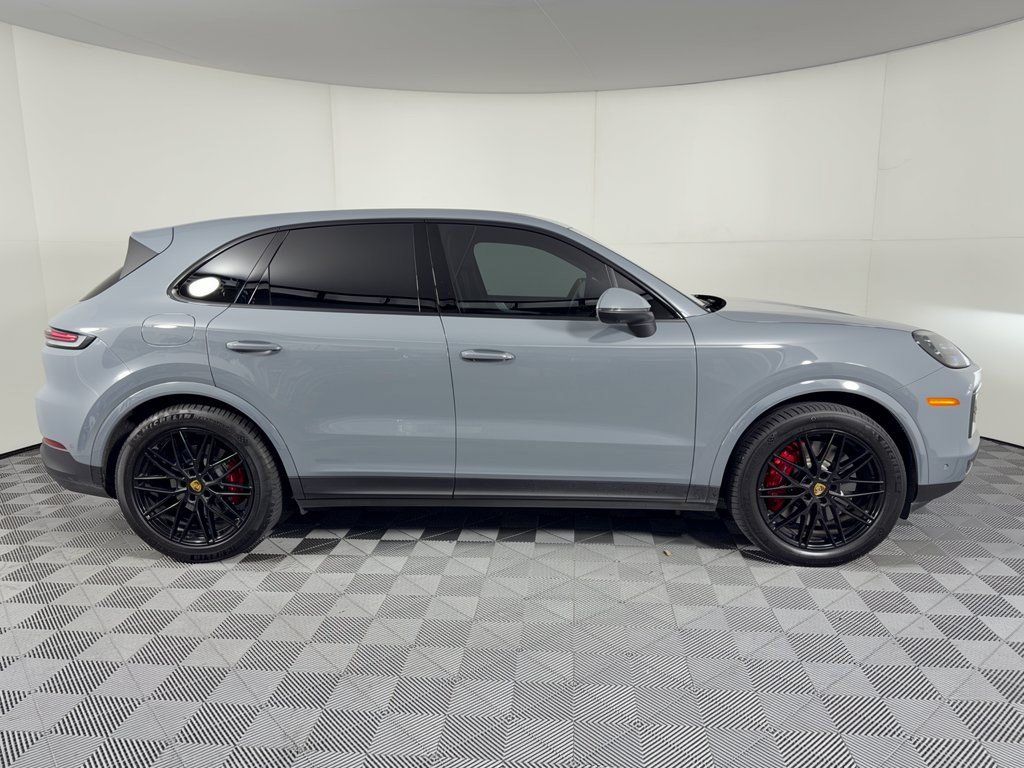 Certified 2024 Porsche Cayenne S AWD/4WD image 8