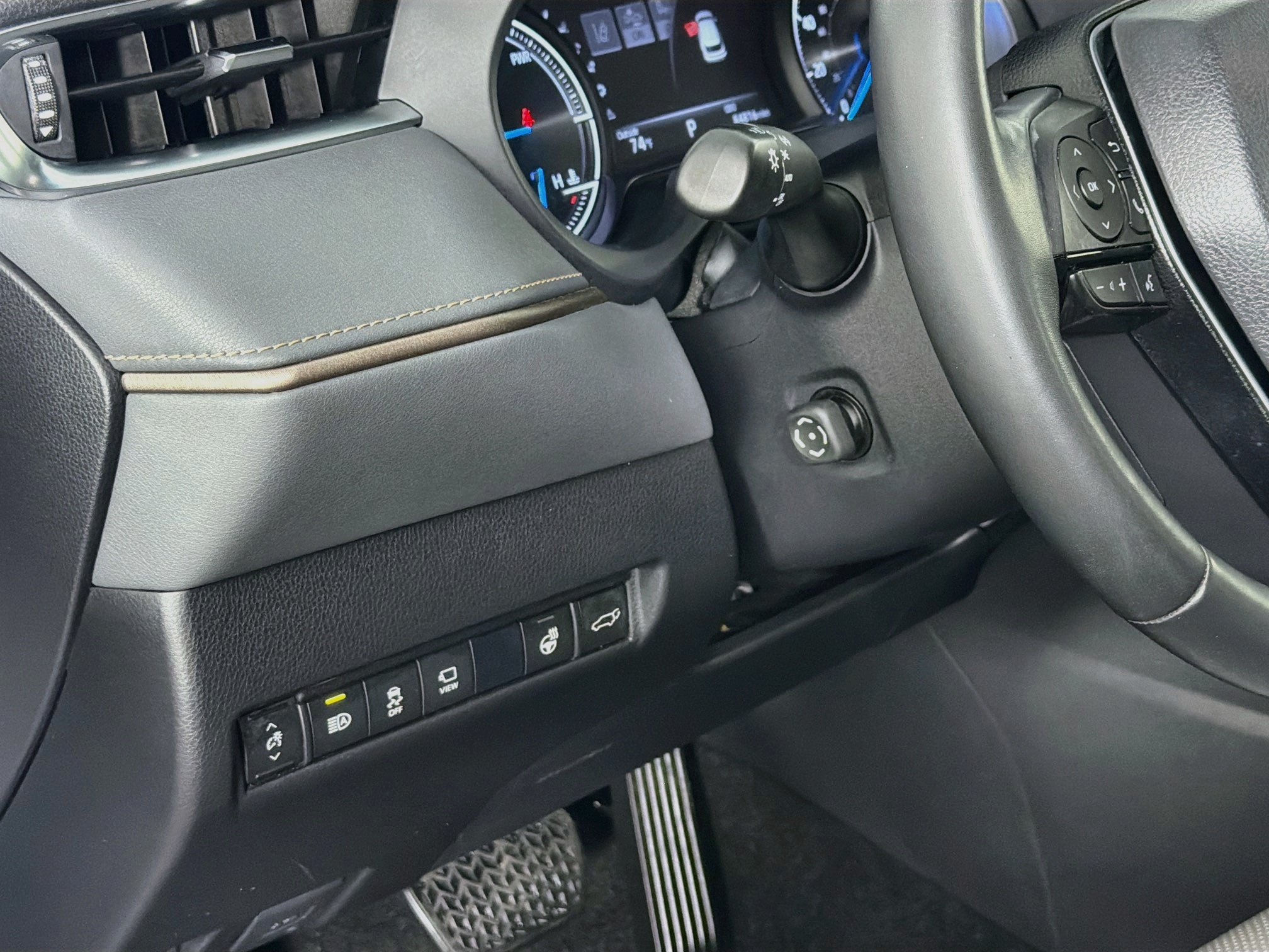 Used 2021 Toyota Venza Limited AWD/4WD image 17