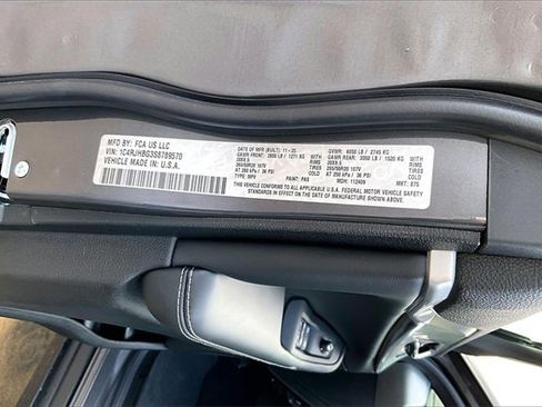 New 2025 Jeep Grand Cherokee Limited w/ Trailer Tow Package image 17