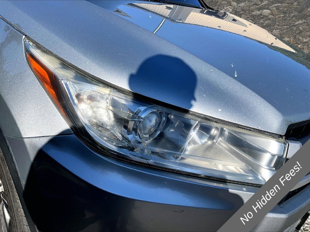 Used 2019 Toyota Highlander LE AWD/4WD image 22