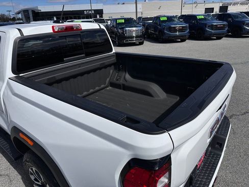 Used 2024 GMC Canyon AT4 w/ Technology Package AWD/4WD image 39