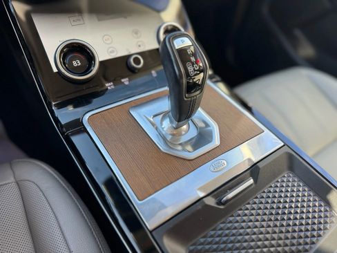 Used 2020 Land Rover Range Rover Evoque SE image 27