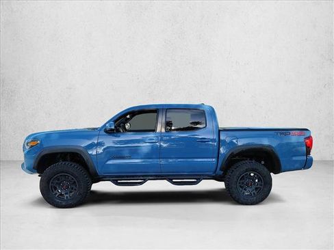 Used 2019 Toyota Tacoma TRD Off-Road AWD/4WD image 8