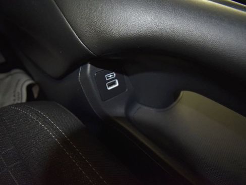 Used 2023 Honda HR-V LX image 19