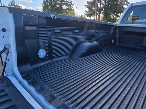 Used 2018 GMC Sierra 1500 2WD Regular Cab image 17