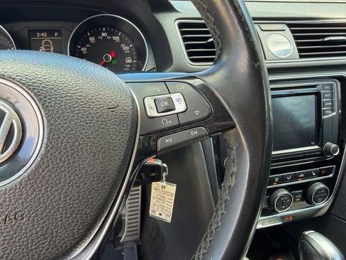 Used 2017 Volkswagen Passat 1.8T R-Line image 20