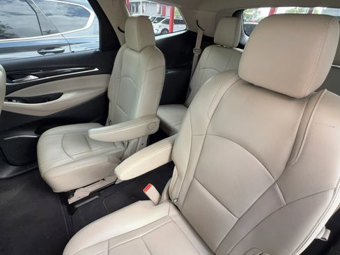 Used 2019 Buick Enclave Essence FWD image 18