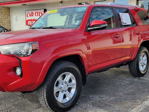 Used 2018 Toyota 4Runner SR5 image 3