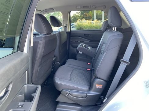 Used 2024 Nissan Pathfinder SV FWD image 47