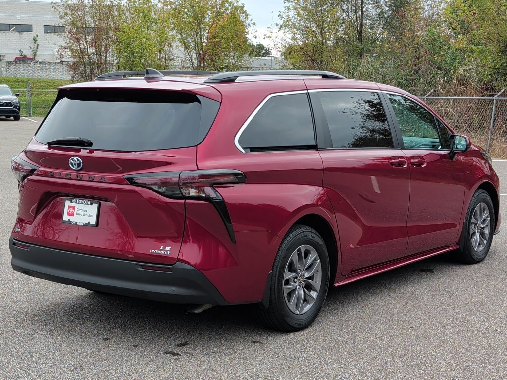 Certified 2024 Toyota Sienna LE AWD/4WD image 8