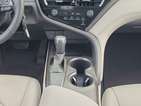 Used 2021 Toyota Camry SE image 22