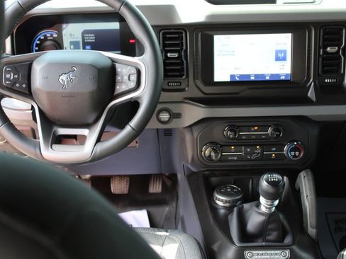 Used 2022 Ford Bronco Big Bend image 9