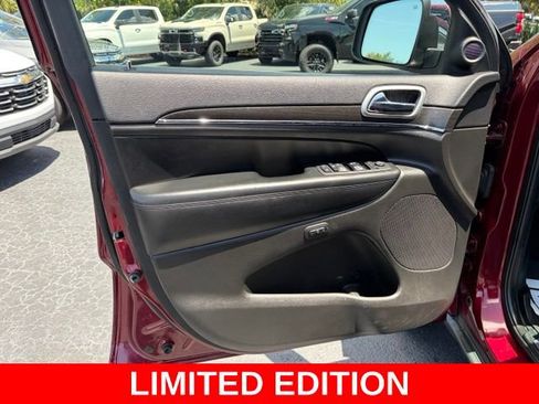 Used 2018 Jeep Grand Cherokee Limited w/ Trailer Tow Group IV AWD/4WD image 12