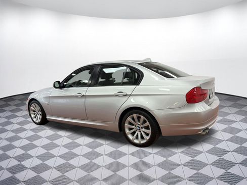 Used 2011 BMW 328i xDrive Sedan image 3