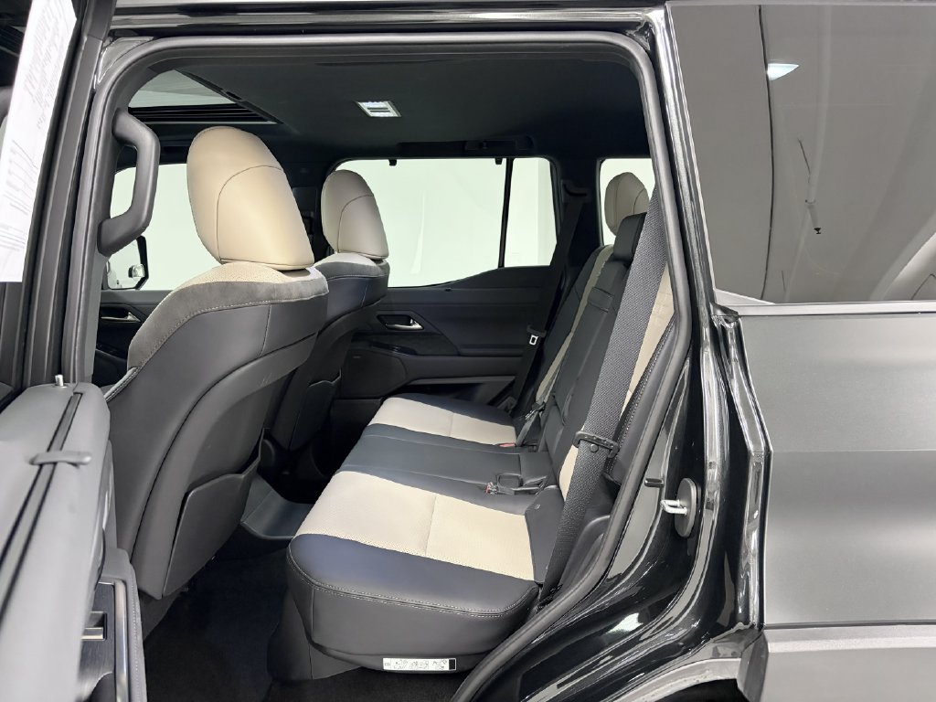 Used 2024 Lexus GX 550 AWD/4WD image 16
