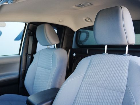 Used 2022 Toyota Tacoma SR image 10