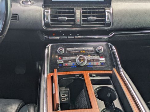 Used 2018 Lincoln Navigator Reserve w/ Technology Package image 21