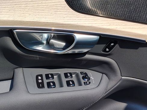 New 2026 Volvo XC90 B6 Plus w/ Protection Package Premier image 11