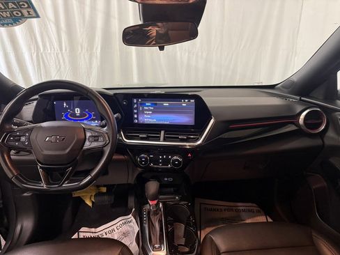 Used 2024 Chevrolet Trax RS w/ Sunroof Package image 37