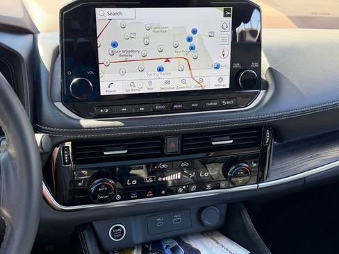 Certified 2023 Nissan Rogue Platinum w/ Platinum Premium Package image 18