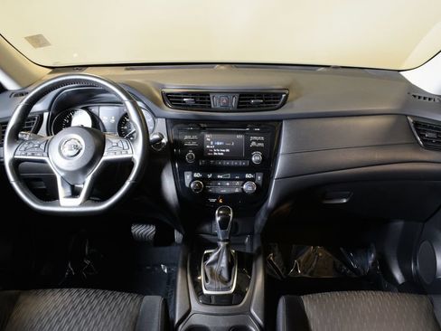 Used 2017 Nissan Rogue SV AWD/4WD image 14