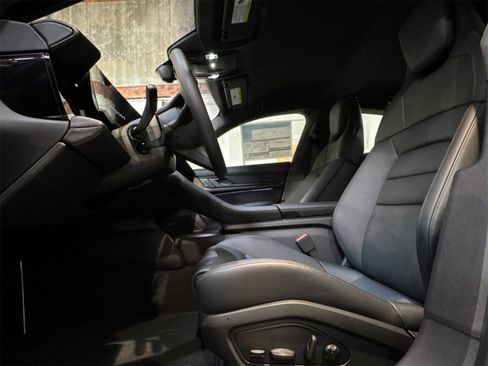 New 2024 Porsche Taycan Turbo image 5