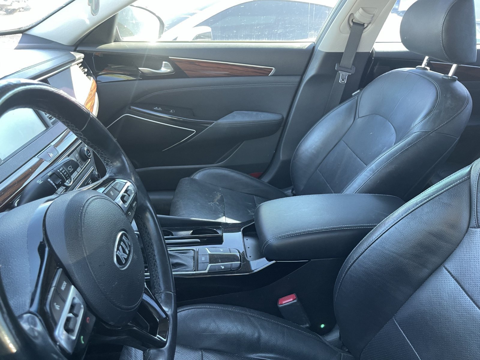 Used 2017 Kia Cadenza Premium w/ Luxury Package FWD image 10
