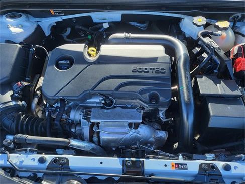 Used 2024 Chevrolet Malibu LT image 34