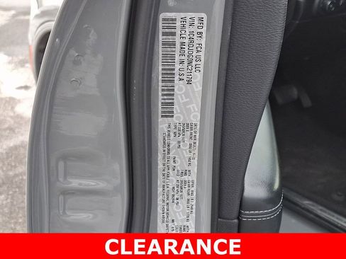 Used 2022 Dodge Durango GT image 28