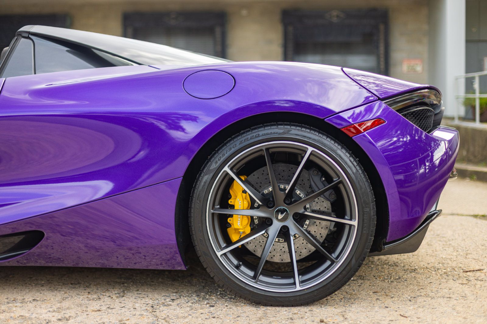Used 2020 McLaren 720S Performance RWD image 25