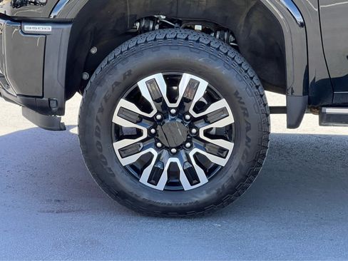 Used 2025 GMC Sierra 3500 Denali Ultimate AWD/4WD image 13