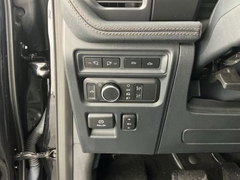 Used 2022 Ford F150 Lightning Lariat image 24