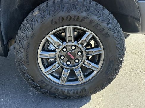 Used 2024 GMC Sierra 1500 AT4X image 28
