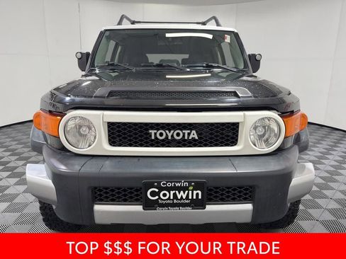 Used 2010 Toyota FJ Cruiser 4WD image 2