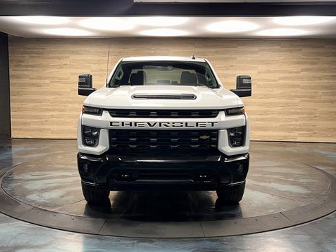 Used 2022 Chevrolet Silverado 2500 Custom w/ Custom Value Package image 18