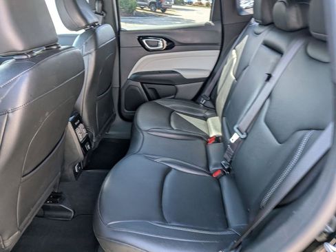 Used 2025 Jeep Compass Limited image 25