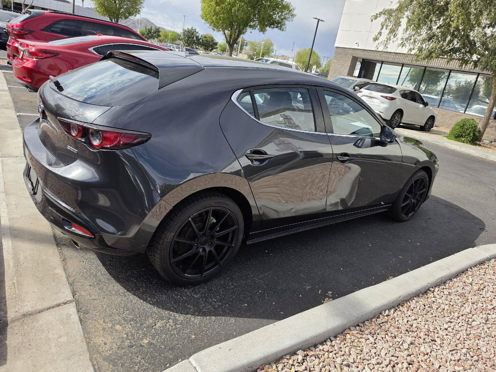 Used 2020 MAZDA MAZDA3 Hatchback w/ Preferred Package FWD image 3