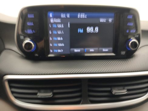 Used 2019 Hyundai Tucson SE image 25