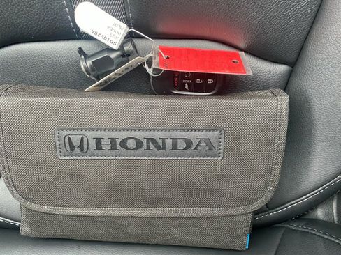 Certified 2025 Honda Pilot EX-L image 38